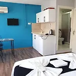 شقة فندقية Seven Taksim 2*